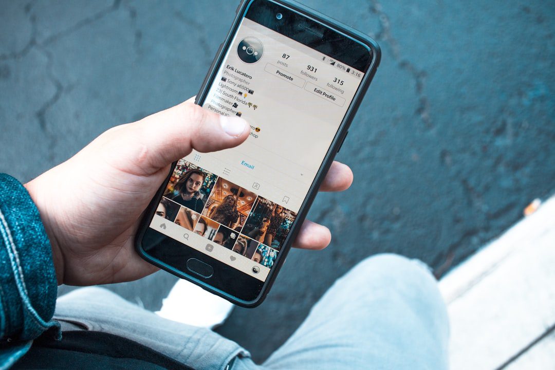Como conseguir curtidas no Instagram em 2025: dicas e estratégias. 7 Photo Social media influencer